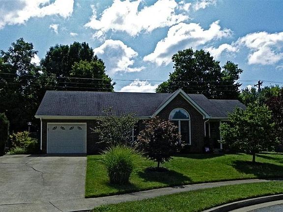 3rd image of 604 Applegrove Dr