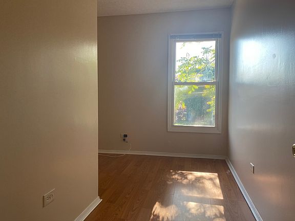 4th image of 326 S Martin Luther King Jr Ave