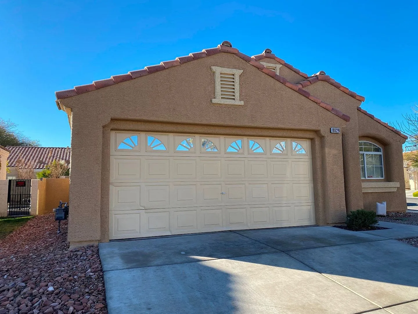 Summerlin - Single Story on Corner Lot — Photo 3