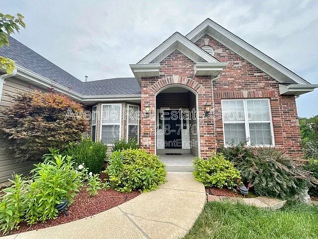 216 Magnolia Trace Dr — Photo 2