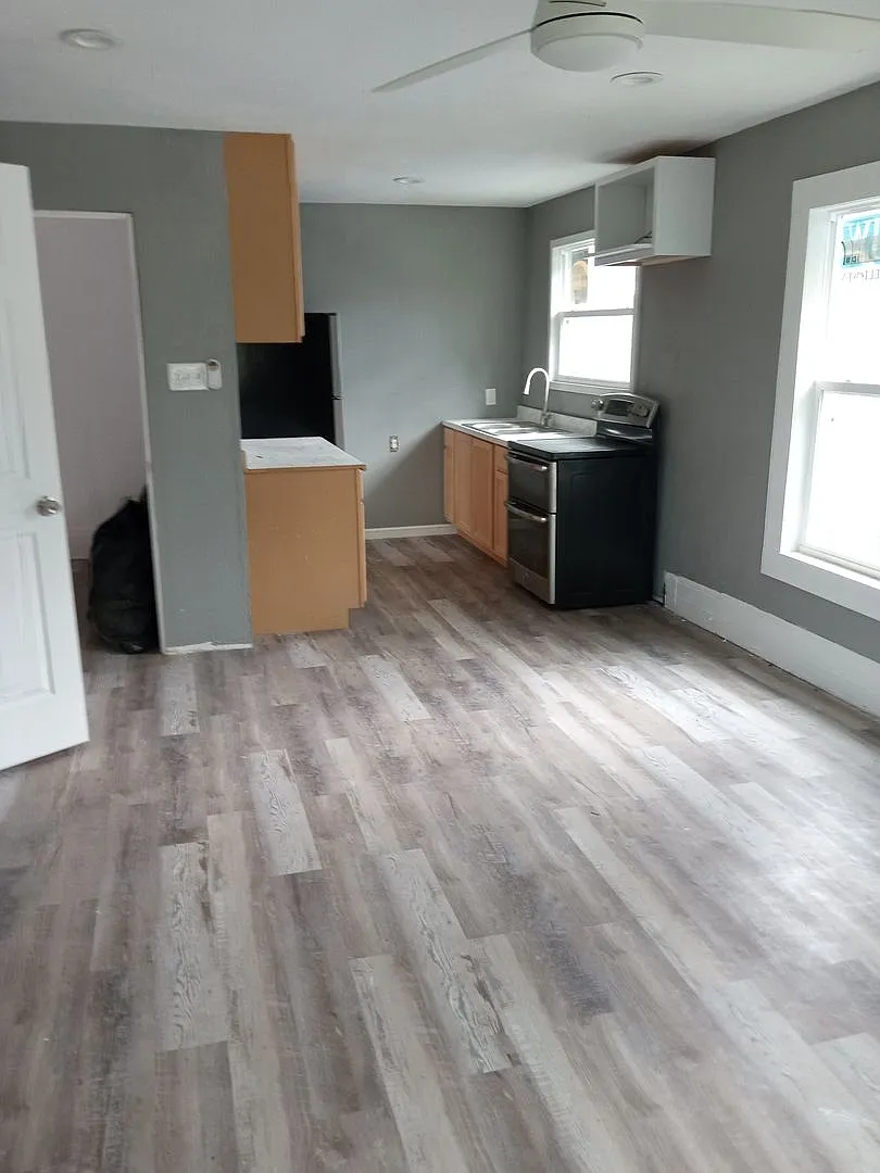 208 Fairview Avenue — Photo 3