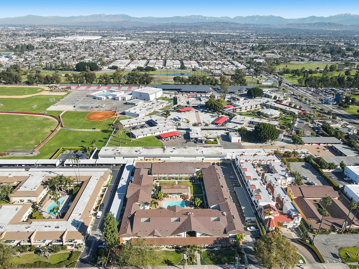 Building Photo - Sierra West Apartments