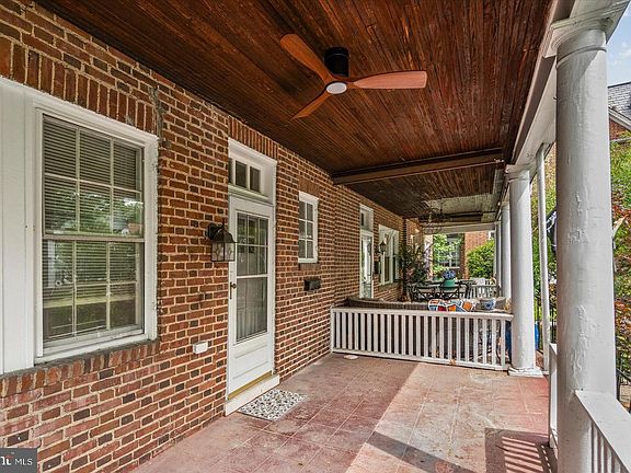 3rd image of 7 York Ct