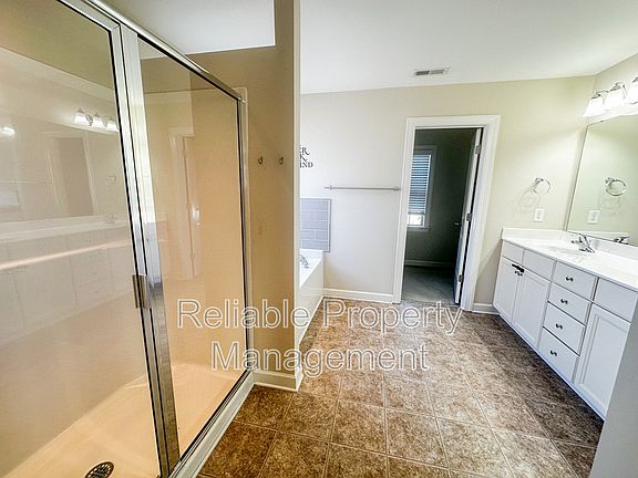 5th image of 300 Mulberry Banks Dr
