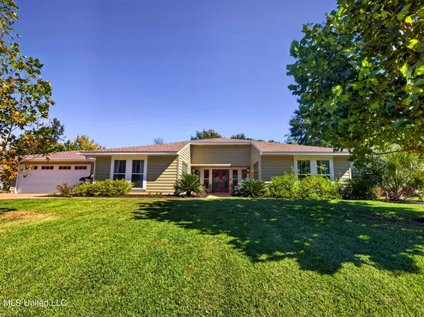440 Cove Dr, Biloxi, MS 39531