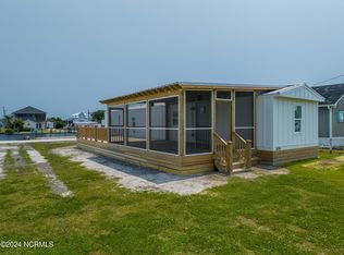 3040 3rd St, Surf City, NC 28445