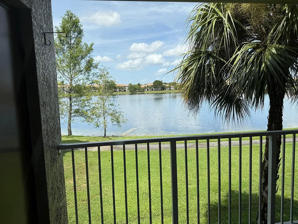 5061 Wiles Rd #202