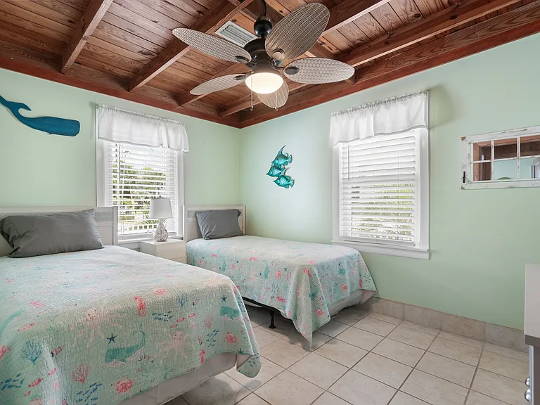 900 S Ocean Blvd — Photo 18