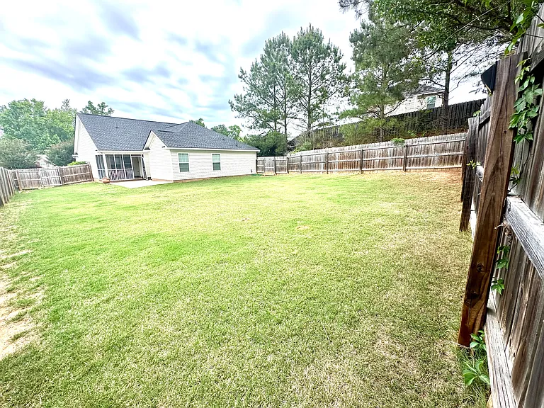 877 Tyler Woods Dr — Photo 21
