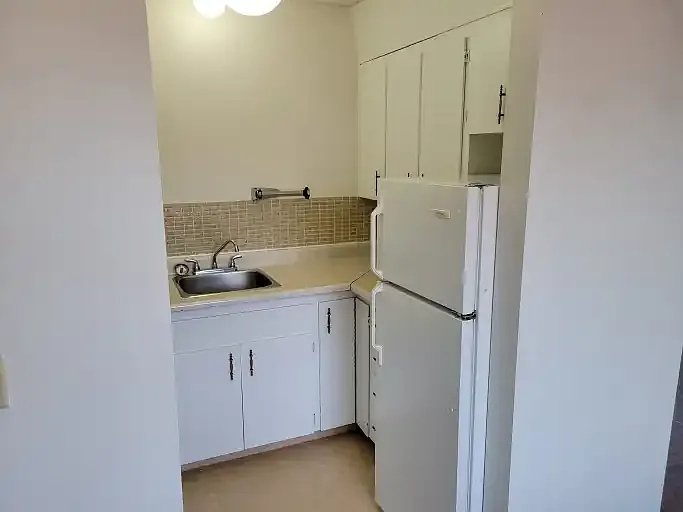 1 bed, 1.0 bath, 650 sqft, $1,050 — Photo 3