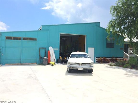 3rd image of 7241 Barrancas Ave