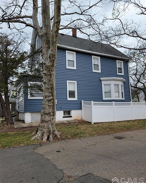 2nd image of 80 Heald St