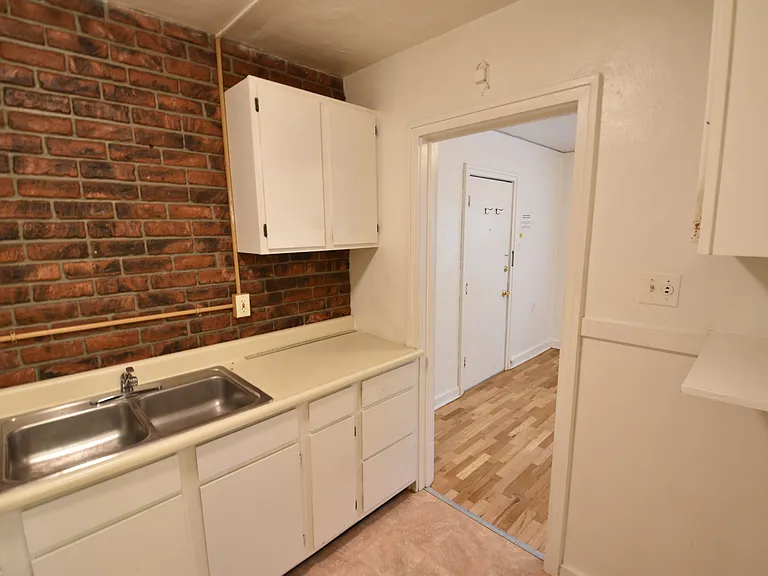 1145 Pennsylvania Ave #2 — Photo 10