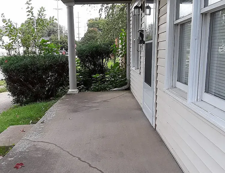 1810 Magazine St — Photo 25