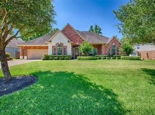 2121 Summit Mist Dr, Conroe, TX 77304