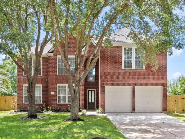 2430 Waterwood Dr, Sugar Land, TX 77479