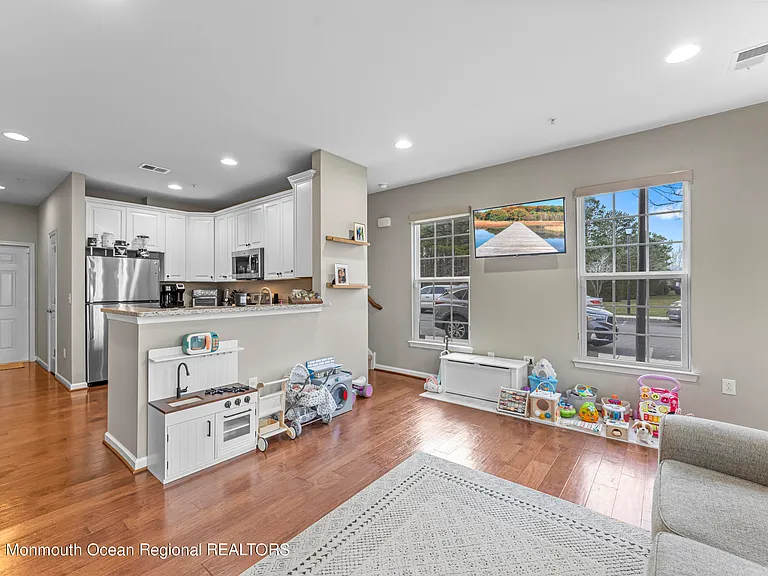 1 Kyle Dr — Photo 8