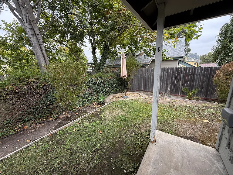 458 Islay St #A — Photo 11