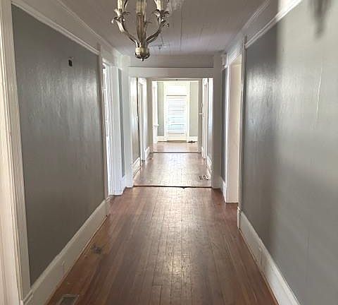 5th image of 453 N Cherokee Rd