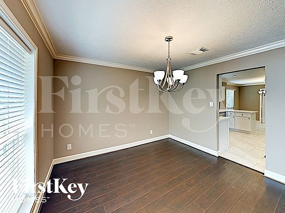 4th image of 672 Ravensworth Dr
