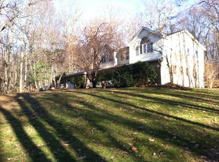 620 Woodglen Rd, Glen Gardner, NJ 08826