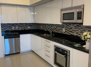 92 SW 3rd St APT 3309, Miami, FL 33130