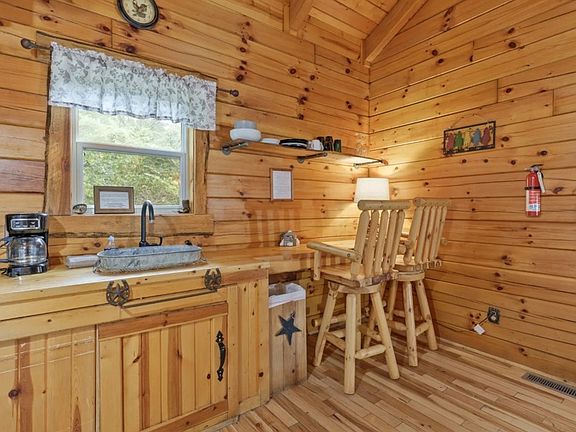 4th image of 29461 Fairview Ridge Rd