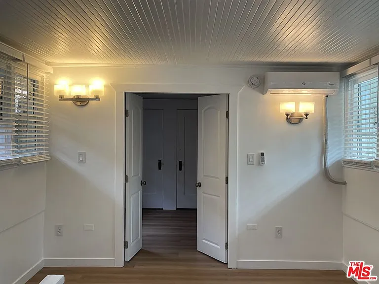 305 S Norton Ave #307-1/2 — Photo 10