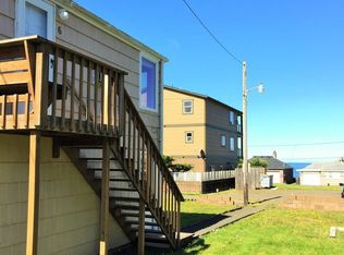 1540 NW 39th St APT 6, Lincoln City, OR