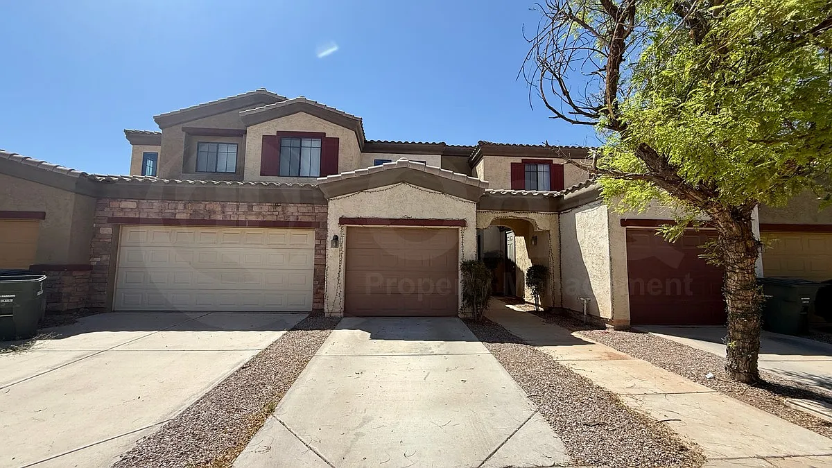 2 bed, 2.0 bath, 1456 sqft, $1,325 — Photo 1