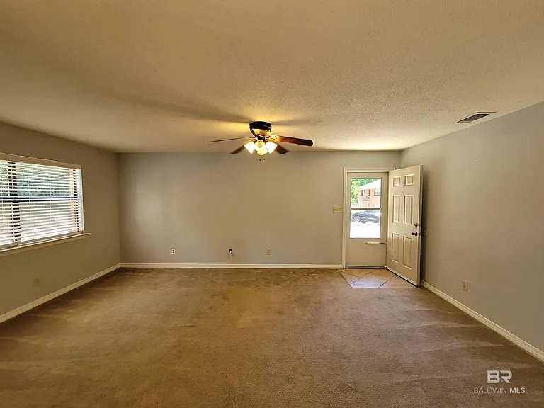 512 Lake Forest Blvd — Photo 16