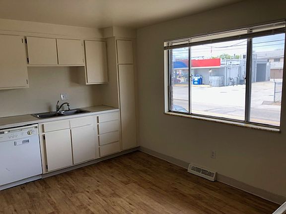2nd image of 1441-1447 S Kimbark St #7