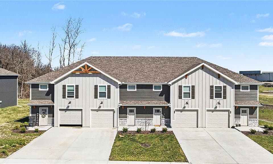 1st image of 504 Pine Dr