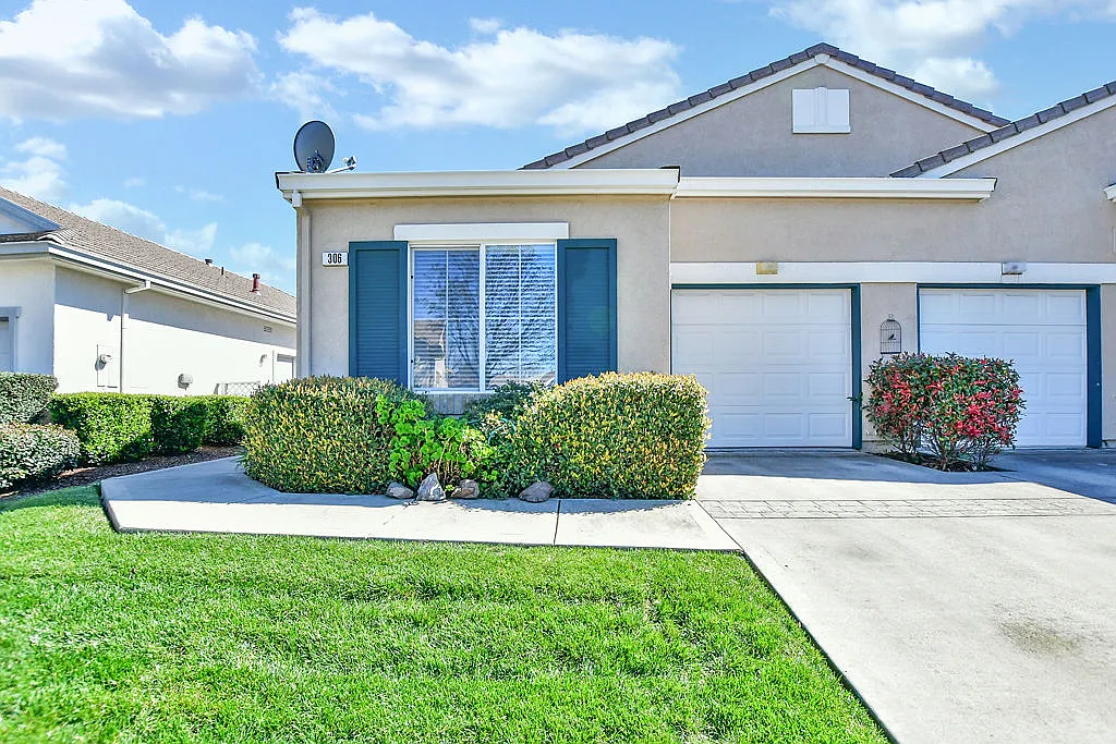 306 Upton Pyne Dr photo 1
