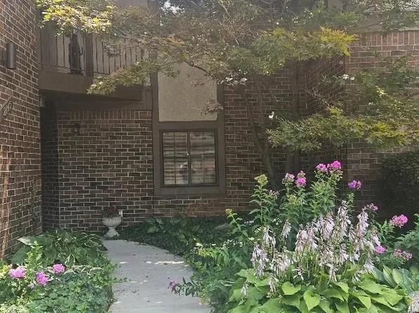 2145 Boston Ct APT B, Indianapolis, IN 46228