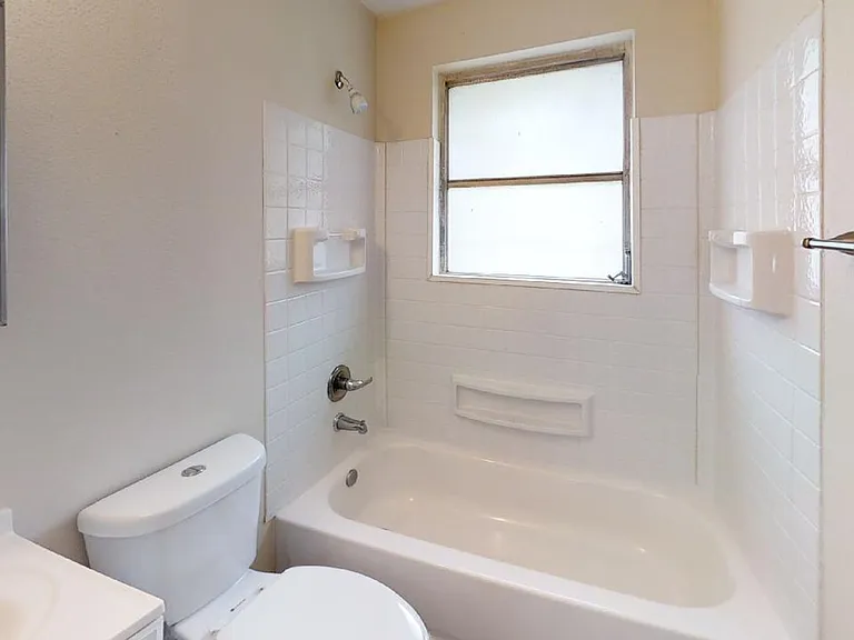 2178 W 41st St — Photo 10