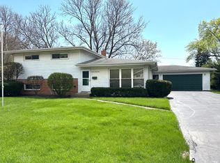 1631 Garand Dr, Deerfield, IL 60015