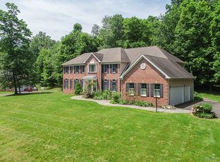 126 Pease Rd, Woodbridge, CT 06525