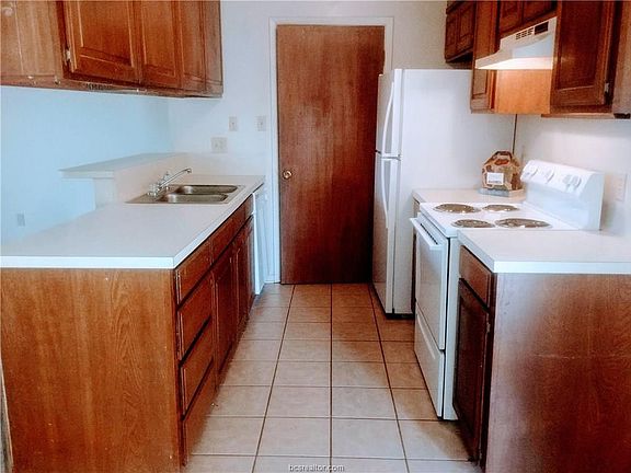 4th image of 2307 San Pedro Dr