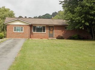 2856 Ritter Dr, Shady Spring, WV 25918