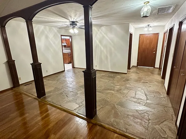3608 Chatham Ct — Photo 31