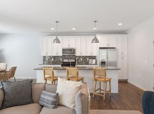 10827 S Shore Dr, Plymouth, MN 55441