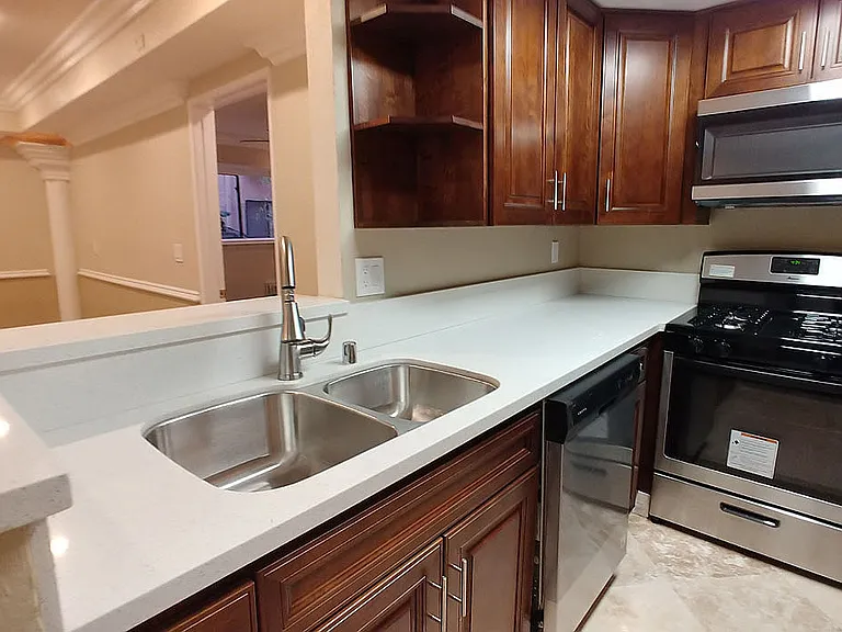 Five Star Suites — Photo 96