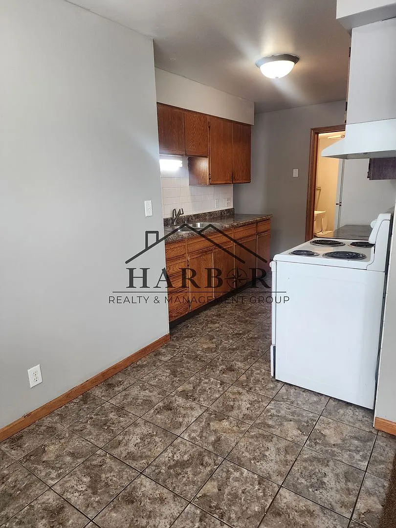 200-204 11th Ave NW, Austin, MN — Photo 2