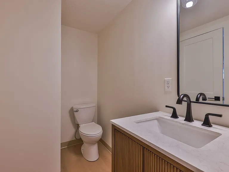 551 Elm St #11 — Photo 5