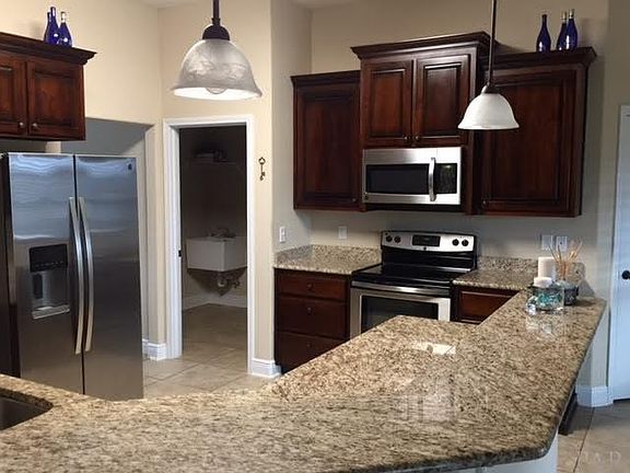 5th image of 939 Cheshire Dr