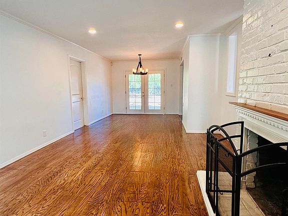 4th image of 1580 Placer Dr