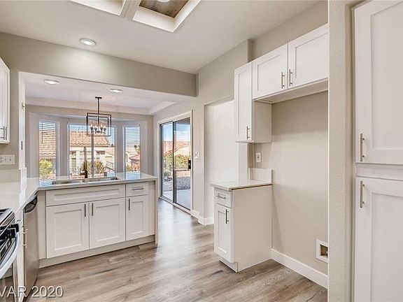 3rd image of 10328 Marymont Pl