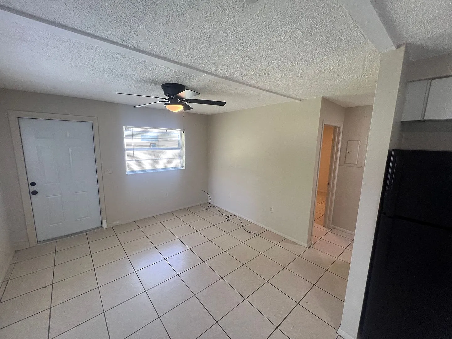** For Rent 2/1 Ready For A Long Term Tenant -- Fort Myers -- Pet Friendly ** — Photo 3