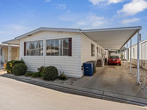 2nd image of 3913 Lahaina Ln